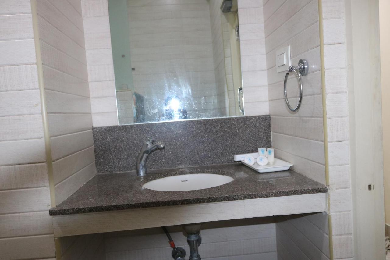 Hotel Sk Riverfront Vijayawāda المظهر الخارجي الصورة